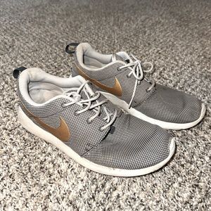 Nike Roshe One Running Shoes